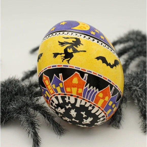 Halloween Batik Art Egg: Witches, Bats, Moon & Stars - Picture 5 of 10